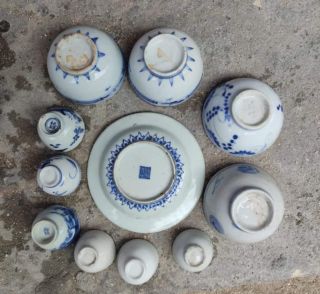 Buried ancient china dug up found in the island of R.Meedhoo